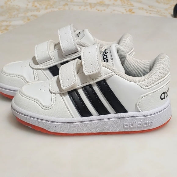 ADIDAS Unisex-Toddler Hoops Mid 2.0 Basketball Shoe Size 6K - Picture 2 of 11